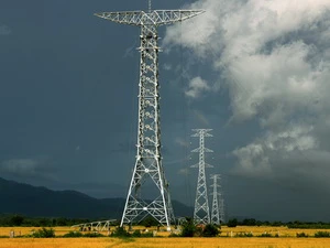 Đường dây 500kV Vĩnh Tân-Sông Mây được xây dựng để cấp điện từ nhà máy nhiệt điện Vĩnh Tân cho các tỉnh phía Nam. (Ảnh: Ngọc Hà/TTXVN)