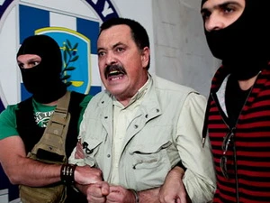 Nghị sỹ Christos Pappas, nhân vật thứ hai của đảng cực hữu Bình minh Vàng bị cơ quan an ninh Hy Lạp bắt giữ. (Nguồn: AFP)