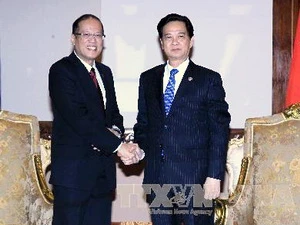Thủ tướng Nguyễn Tấn Dũng hội kiến Tổng thống Philippines, Benigno S. Aquino III. (Ảnh: Đức Tám/TTXVN)