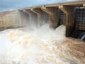 Thủy điện Trị An tăng xả tràn, hạ lưu có thể ngập lụt