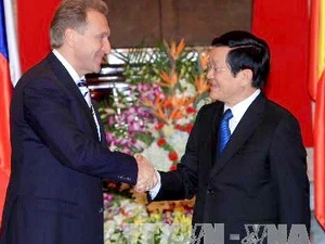 Chủ tịch nước Trương Tấn Sang tiếp Phó Thủ tướng thứ nhất Liên bang Nga I.Igor Shuvalov. (Ảnh: Nguyễn Khang/TTXVN)