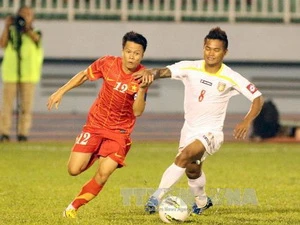 U23 Việt Nam (áo đỏ) sẽ gặp lại đối thủ U23 Myanmar ở vòng bảng BIDC Cup 2013. (Nguồn: TTXVN)