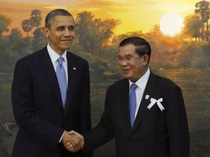 Tổng thống Mỹ Barack Obama (trái) và Thủ tướng Campuchia Hun Sen tại cuộc hội đàm. (Nguồn: Reuters)