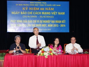 Chủ tịch Ủy ban Trung ương Mặt trận Tổ quốc Việt Nam Huỳnh Đảm phát biểu tại buổi lễ. (Ảnh: Nguyễn Dân/TTXVN) 