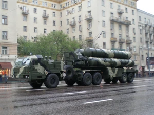 Hệ thống tên lửa đất đối không S-400 của Nga. (Nguồn: wiki)