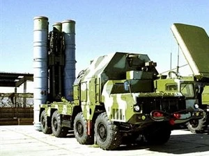 Hệ thống tên lửa phòng không S-300 của Nga. (Nguồn: AP)