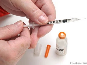 Tiêm insulin gây nhiều đau đớn và có nguy cơ gây nhiễm trùng. (Ảnh: alberta.ca) 