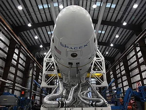 Tên lửa đẩy Falcon Heavy. (Nguồn: SpaceX)