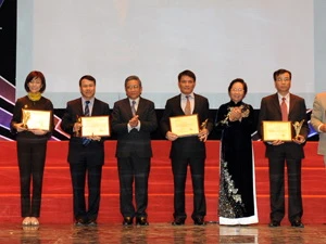 VNPT nhận giải thưởng tại Lễ trao giải VICTA 2010. (Nguồn: ictnews.vn)