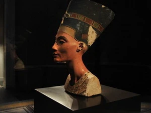 Bức tượng Hoàng hậu Nefertiti tại Bảo tàng Berlin. (Nguồn: Getty Images)