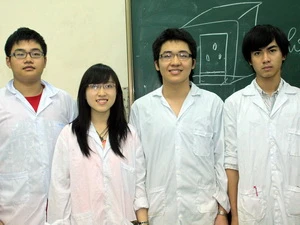 Đoàn học sinh Việt nam đoạt 4 huy chương Olympic Hóa học lần thứ 43. (Ảnh: Bích Ngọc/TTXVN)