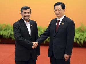 Chủ tịch Trung Quốc Hồ Cẩm Đào đã hội đàm với người đồng cấp Iran Mahmoud Ahmadinejad. (Nguồn: Reuters)