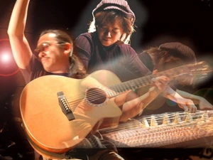 Song tấu acoustic guitar và Koto (đàn tranh) Nhật Bản tại chương trình. (Nguồn: vnsharing.net)