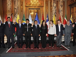 Các nhà lãnh đạo dự hội nghị thượng đỉnh bất thường của Unasur (Nguồn: Andina)