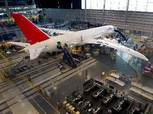 Máy bay Boeing 787 Dreamliners đang được hoàn thiện tại xưởng sản xuất ở North Charleston, Nam Carolina (Mỹ) ngày 27/4/2012. (Nguồn: AFP/TTXVN)
