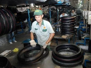 Hoạt động của doanh nghiệp tại khu công nghiệp Biên Hòa 1. (Ảnh: Danh Lam/TTXVN)