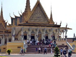 Hoàng Cung Campuchia tại Phnom Penh, một điểm đến hấp dẫn du khách nước ngoài. (Ảnh: Xuân Khu/TTXVN)