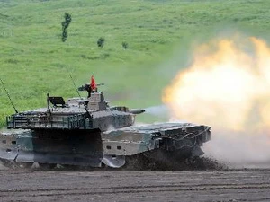 Xe quân sự Lực lượng phòng vệ mặt đất Nhật Bản tham gia tập trận. (Nguồn: AFP/TTXVN)
