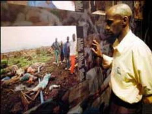 Ảnh xác các nạn nhân trong bảo tàng diệt chủng Rwanda. (Nguồn: Internet)