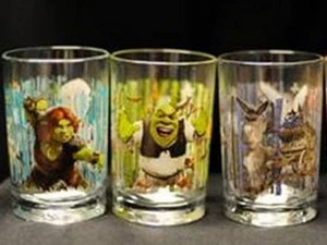 Các cốc thủy tinh "Shrek" nhiễm độc của McDonald. (Nguồn: AP)