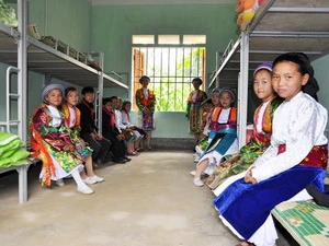 Các em học sinh dân tộc trong Nhà lưu trú khang trang do DPM tài trợ. (Nguồn: dpm.vn)
