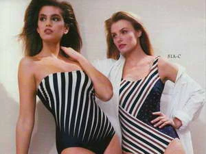 Một bức ảnh chụp Cindy Crawford làm người mẫu áo tắm từ thập niên 90 của thế kỷ trước. (Nguồn: Zinbio)