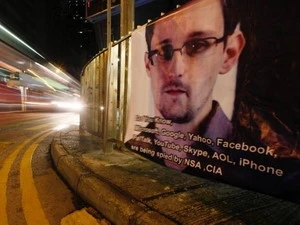 Một banner ủng hộ Snowden trên đường phố Hong Kong. (Nguồn: japantimes.co.jp)