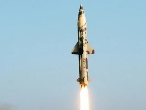 Tên lửa đạn đạo có khả năng mang đầu đạn hạt nhân Prithvi II. (Nguồn: newindianexpress.com)