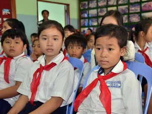 Các em học sinh Việt kiều Trường Khmer-Việt Nam Tân Tiến. (Ảnh: Xuân Khu/Vietnam+) 