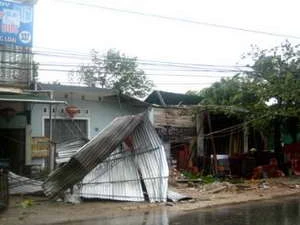 Hậu quả cơn bão số 11 tại phường Hà Huy Tập, thành phố Hà Tĩnh. (Ảnh: Công Tường/ TTXVN)