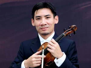 Tài năng violon Việt Nam – nghệ sĩ Nguyễn Hữu Nguyên. (Nguồn: Đẹp Online)
