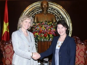 Phó Chủ tịch Quốc hội Nguyễn Thị Kim Ngân tiếp bà Susan Schwab, cựu Đại diện thương mại Hoa Kỳ, tháng 4/2012 . Ảnh minh họa (Ảnh: Phương Hoa/TTXVN)