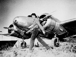 Amelia Earhart từng lập vô số kỳ tích trong ngành hàng không thế giới. (Ảnh: Wikipedia)