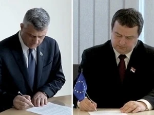 Thủ tướng Serbia và Kosovo ký thỏa thuận bình thường hóa quan hệ. (Nguồn: euronews.com)