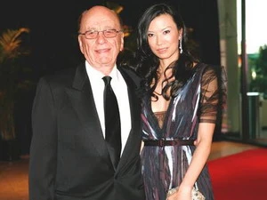 Tỷ phú Keith Rupertrt Murdoch và vợ - Wendi Deng Murdoch. (Nguồn: independent.co.uk)