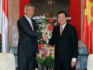 Chủ tịch nước Trương Tấn Sang tiếp Thủ tướng Singapore Lý Hiển Long. (Ảnh: Nguyễn Khang/TTXVN)