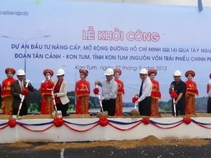 Lễ khởi công dự án đường Hồ Chí Minh đoạn qua Tây Nguyên. (Ảnh: Cao Nguyên/TTXVN)