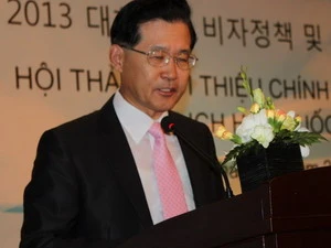 Tổng lãnh sự Hàn Quốc tại Thành phố Hồ Chí Min Oh Jae Hack phát biểu tại hội thảo. (Ảnh: Huy Hiệp/Vietnam+)