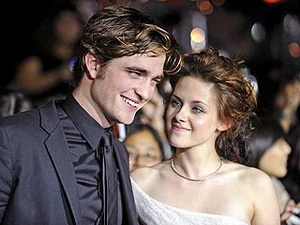Kristen Stewart và Robert Pattinson. (Ảnh: TT&VH)