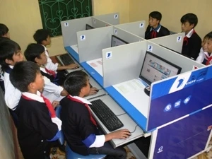 Học sinh vùng khó sẽ có cơ hội tiếp cận Internet từ những dự án nhân đạo. (Ảnh minh họa. PV/Vietnam+)