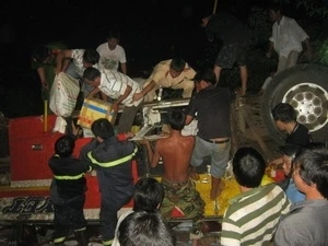 Chiếc xe khách gây tại nạn ở Đắk Lắk đã chở quá số người trên xe. (Ảnh: Việt Dũng/Vietnam+)