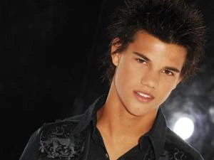 Chàng "người sói" Taylor Lautner. 