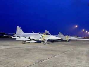 Máy bay chiến đấu JAS 39-C Gripen.