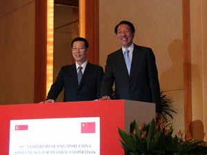 Phó Thủ tướng Trung Quốc Trương Cao Lệ và người đồng cấp nước chủ nhà Teo Chee Hean tại hội nghị. (Ảnh: MFA)