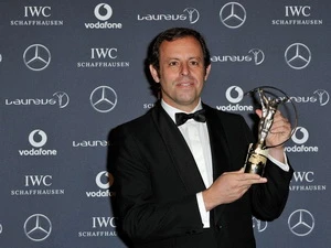 Chủ tịch Sandro Rosell của Barcelona nhận giải thưởng. (Nguồn: Getty)