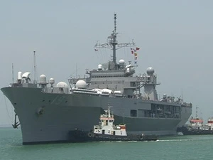 Tàu USS BLUE RIDGE (LCC-19) tại Cảng Tiên Sa. (Ảnh: Đoàn Hữu Trung/Vietnam+)