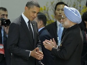 Tổng thống Mỹ Obama (trái) và Thủ tướng Ấn Độ Singh. (Nguồn: AP)