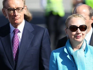 Ngoại trưởng Mỹ Hillary Clinton và Ngoại trưởng Australia Bob Carr. (Nguồn: theaustralian.com.au)