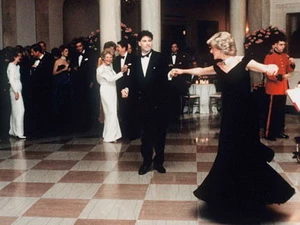 Công nương Diana nhảy với diễn viên John Travolta. (Nguồn: Getty) 