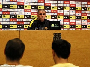 Thủ môn Victor Valdes tại buổi họp báo. (Nguồn: Getty)